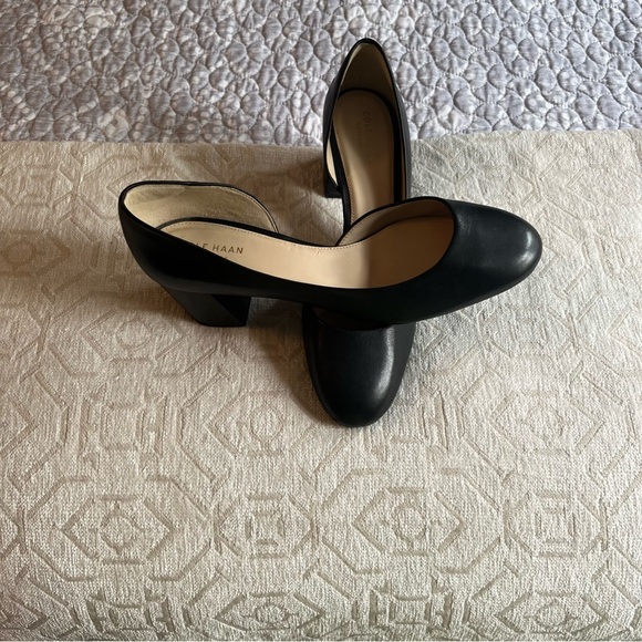 Cole Haan black Leather Women's 2.5 inch heels. Size 8.5 - Picture 3 of 8
